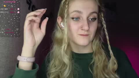 Snapshot of frosty_blueberries4 chatting on 01-25-25, 02:58 ANA online show from 01-25-25, 02:58