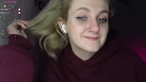 Snapshot of frosty_blueberries4 chatting on 01-26-25, 12:01 ANA online show from 01-26-25, 12:01