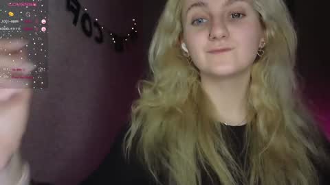 Snapshot of frosty_blueberries4 chatting on 02-04-25, 06:27 ANA online show from 02-04-25, 06:27