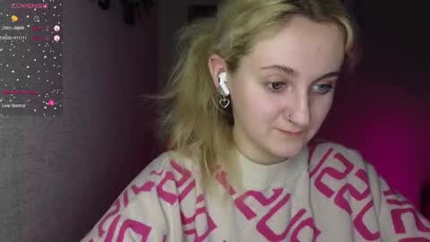 Snapshot of frosty_blueberries4 chatting on 02-12-25, 12:12 ANA online show from 02-12-25, 12:12