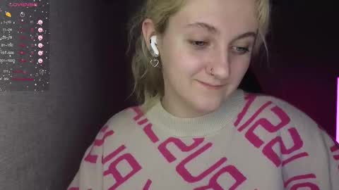 Snapshot of frosty_blueberries4 chatting on 02-22-25, 11:13 ANA online show from 02-22-25, 11:13