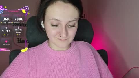 Snapshot of frosty_blueberries4 chatting on 10-05-25, 10:07 ANA online show from 10-05-25, 10:07