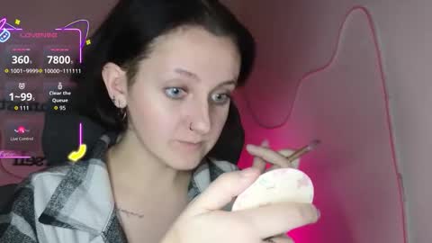 Snapshot of frosty_blueberries4 chatting on 10-06-25, 10:29 ANA online show from 10-06-25, 10:29