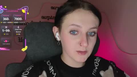 Snapshot of frosty_blueberries4 chatting on 10-15-25, 10:37 ANA online show from 10-15-25, 10:37