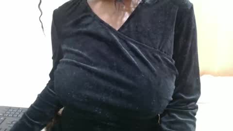 fruity28 online show from 11-17-25, 04:57