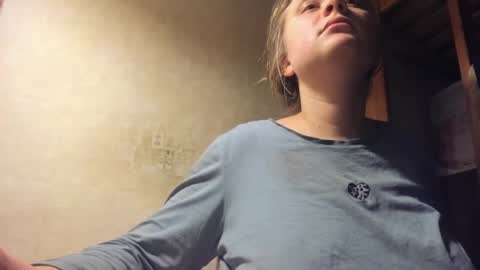 Snapshot of frumcake chatting on 12-29-24, 01:13 FrumCake online show from 12-29-24, 01:13