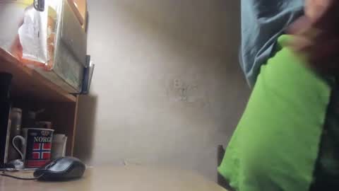 Snapshot of frumcake chatting on 01-15-25, 12:51 FrumCake online show from 01-15-25, 12:51