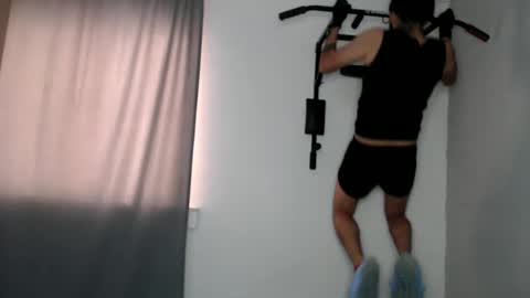 Snapshot of ftmen chatting on 03-09-25, 05:17 Jestevan online show from 03-09-25, 05:17