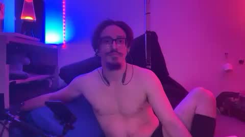 Snapshot of ftmwithglasses chatting on 02-11-26, 03:22 Nerdy trans man friends sometimes online show from 02-11-26, 03:22
