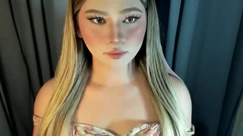 Snapshot of fuckdoll_rain chatting on 05-19-26, 04:30 R A I N M O R A L E S G M A I L . C O M online show from 05-19-26, 04:30