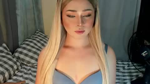 Snapshot of fuckdoll_rain chatting on 08-05-26, 02:36 R A I N M O R A L E S G M A I L . C O M online show from 08-05-26, 02:36