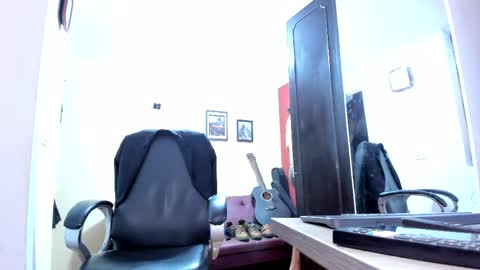 SERGIO THE SEX LAWYER online show from 04-17-26, 03:09