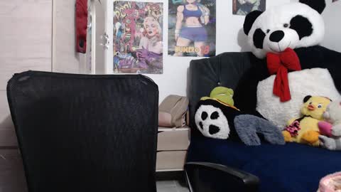 Mia and Gary  online show from 09-20-25, 02:45