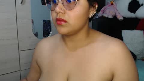 Mia and Gary  online show from 12-19-25, 02:51