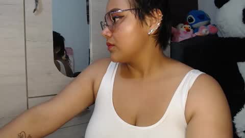 Mia and Gary  online show from 12-22-25, 03:47