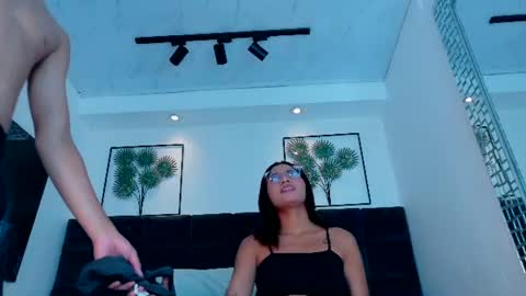 Red her and Velvet him online show from 07-06-26, 09:06