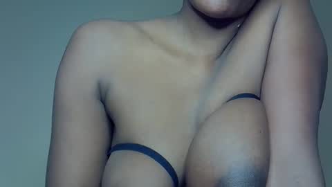 Snapshot of fuckme280725 chatting on 11-12-25, 10:37 MILK BAE online show from 11-12-25, 10:37