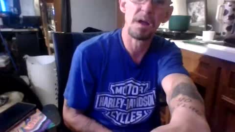 Snapshot of fuckmehard221187 chatting on 12-16-24, 08:48 me online show from 12-16-24, 08:48