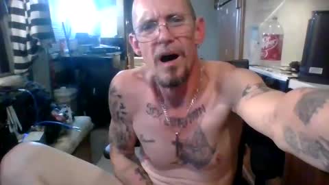 Snapshot of fuckmehard221187 chatting on 12-19-24, 01:07 me online show from 12-19-24, 01:07