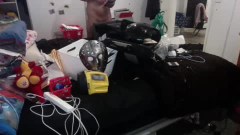fukmelivenow online show from 04-09-26, 10:42