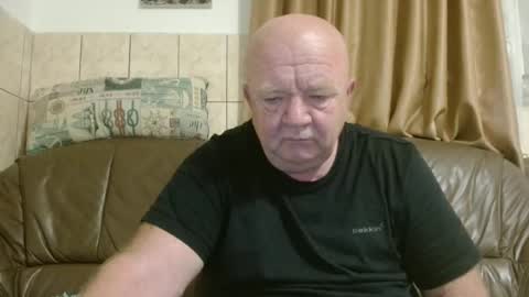 fullballs6 online show from 10-20-25, 02:34