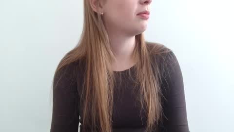 Emma online show from 03-05-26, 01:40