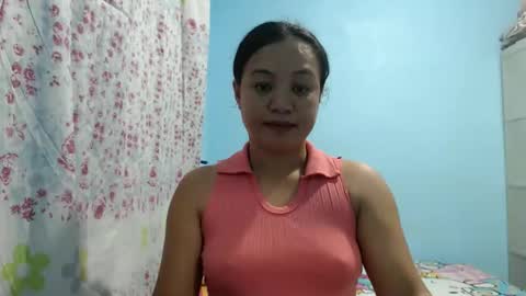 Snapshot of funluvnpinay4u chatting on 05-08-26, 11:37 MAE online show from 05-08-26, 11:37