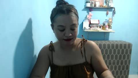 Snapshot of funluvnpinay4u chatting on 05-19-26, 01:00 MAE online show from 05-19-26, 01:00