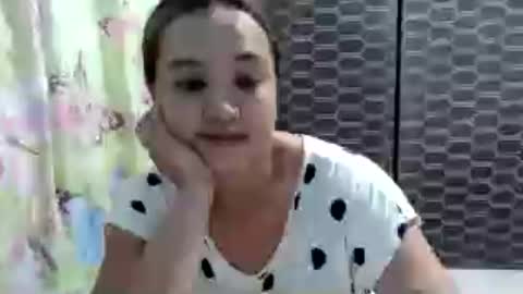 Snapshot of funluvnpinay4u chatting on 06-12-26, 01:43 MAE online show from 06-12-26, 01:43