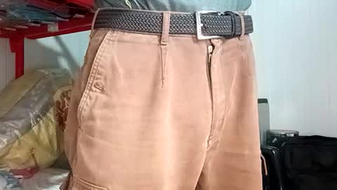 Italian men online show from 12-19-25, 10:44