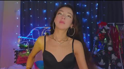 Snapshot of funny_whotsss chatting on 12-22-24, 03:00 Tiffany online show from 12-22-24, 03:00