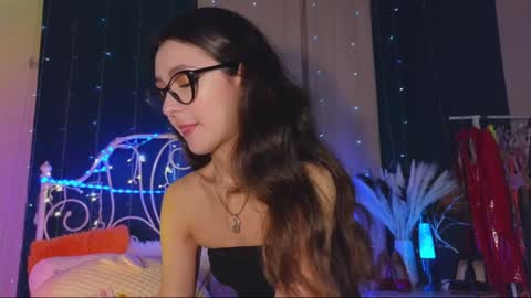 Snapshot of funny_whotsss chatting on 01-29-25, 01:48 Tiffany online show from 01-29-25, 01:48