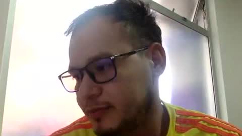 Snapshot of funnyboys18 chatting on 09-09-25, 05:45 Zanty online show from 09-09-25, 05:45