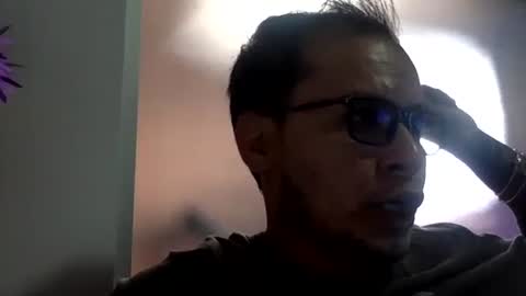 Snapshot of funnyboys18 chatting on 10-17-25, 06:21 Zanty online show from 10-17-25, 06:21