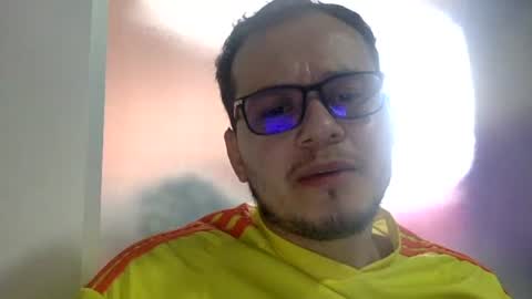 Snapshot of funnyboys18 chatting on 11-04-25, 06:51 Zanty online show from 11-04-25, 06:51