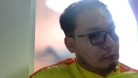 Snapshot of funnyboys18 chatting on 11-18-25, 06:56 Zanty online show from 11-18-25, 06:56