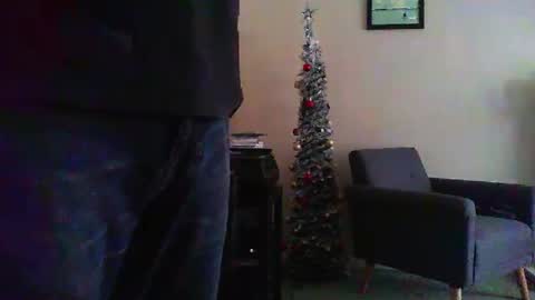 Snapshot of funslimguy chatting on 12-17-25, 12:11 Funslimguy online show from 12-17-25, 12:11