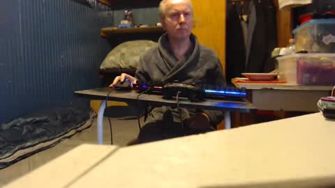 Snapshot of furosz chatting on 01-27-25, 12:05 furosz online show from 01-27-25, 12:05