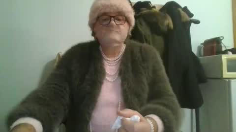 Snapshot of fursdany chatting on 01-14-26, 12:16 Dany online show from 01-14-26, 12:16