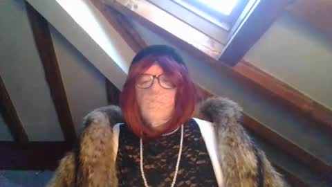 Snapshot of fursdany chatting on 05-17-26, 05:42 Dany online show from 05-17-26, 05:42