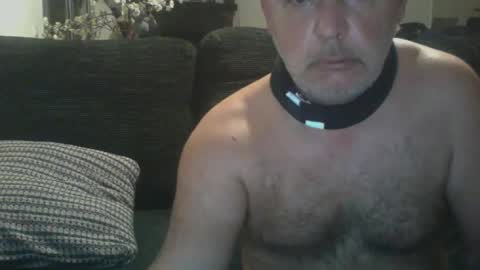 Snapshot of futbolin95 chatting on 12-19-24, 04:45 futbolin95 online show from 12-19-24, 04:45