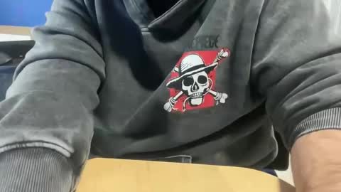 Snapshot of fuzitzu2 chatting on 11-19-25, 07:41 fuzitzu2 online show from 11-19-25, 07:41