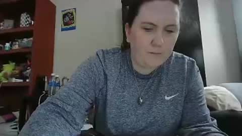 fuzzypeaches87 online show from 01-12-26, 08:25