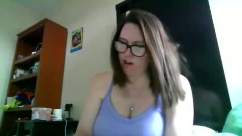 fuzzypeaches87 online show from 03-19-26, 05:50