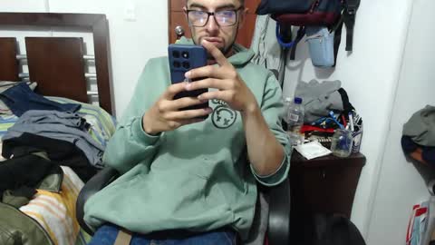 Snapshot of fvckhorneyguy chatting on 05-23-26, 02:50 andrew online show from 05-23-26, 02:50