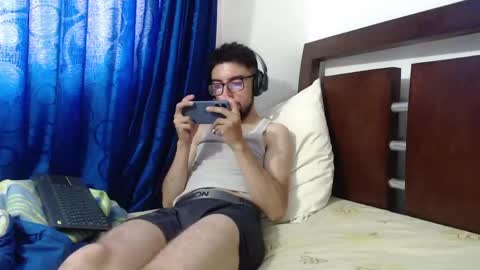 Snapshot of fvckhorneyguy chatting on 05-27-26, 02:25 andrew online show from 05-27-26, 02:25