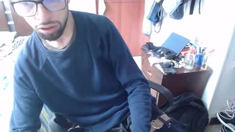 Snapshot of fvckhorneyguy chatting on 05-28-26, 07:11 andrew online show from 05-28-26, 07:11