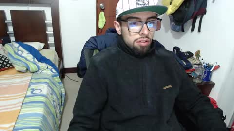 Snapshot of fvckhorneyguy chatting on 06-06-26, 07:13 andrew online show from 06-06-26, 07:13