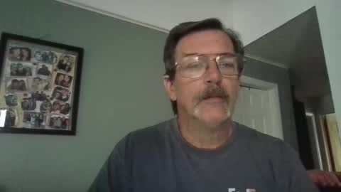 Snapshot of fxson8 chatting on 10-30-25, 04:41 fxson8 online show from 10-30-25, 04:41