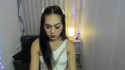 Snapshot of fyangfoxx chatting on 01-15-26, 04:22 fyangfoxx online show from 01-15-26, 04:22